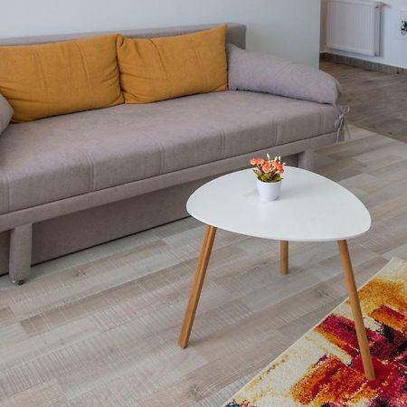Friendly Rentals براشوف المظهر الخارجي الصورة