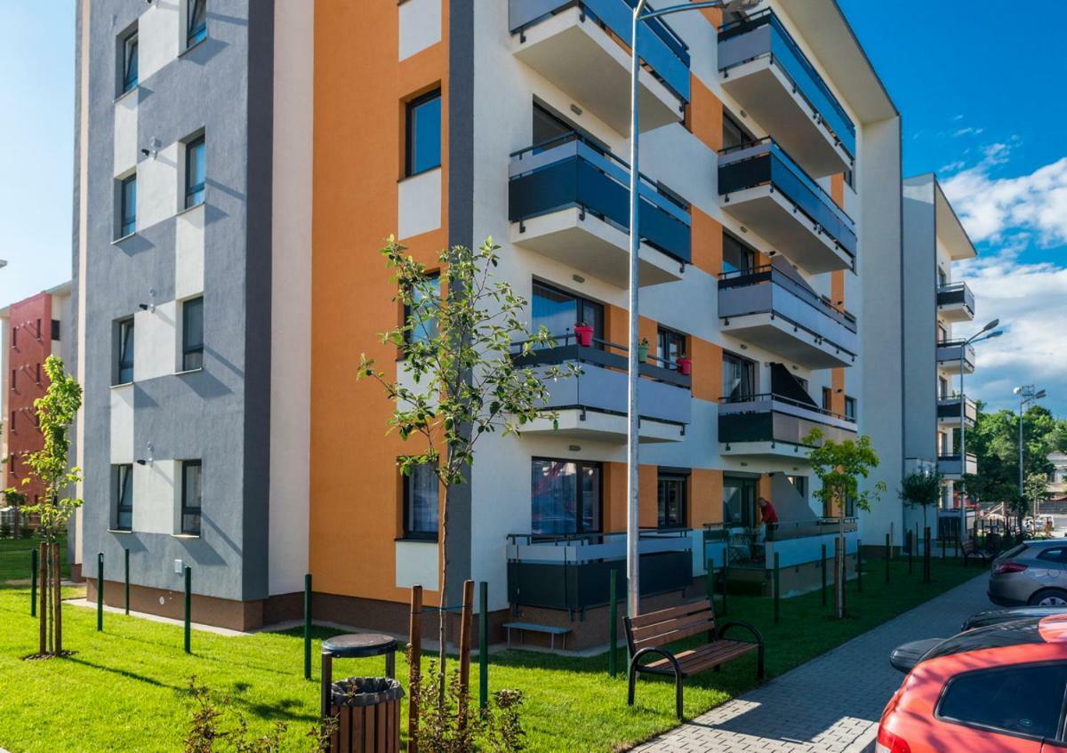 Friendly Rentals براشوف المظهر الخارجي الصورة